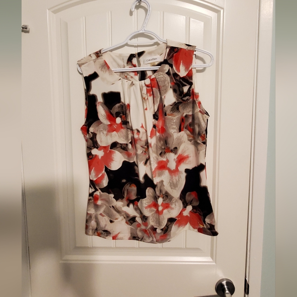 Calvin Klein Women's Floral Sleeveless Blouse - Red, Black, and White